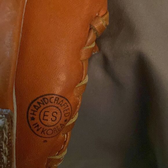 This Glove Is For A Left Handed - Picture 6 of 6